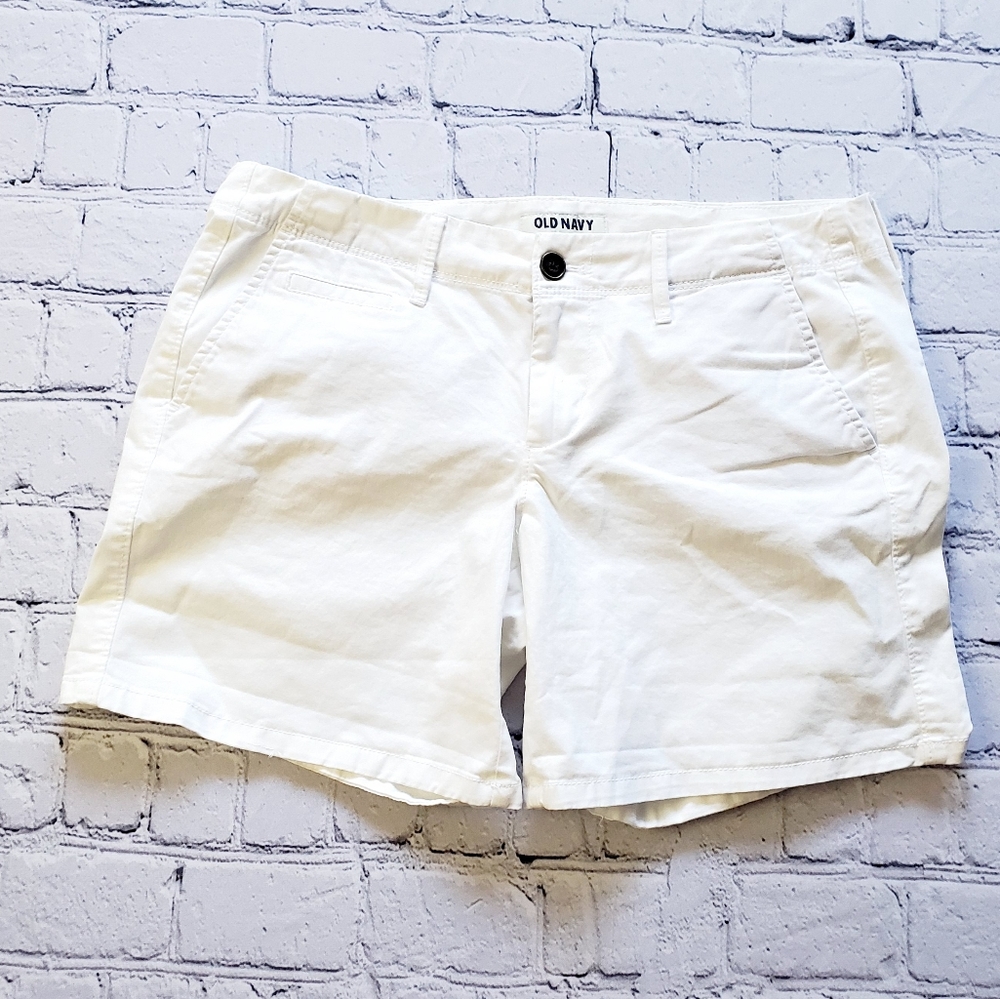 Old Navy White Cotton 6" Shorts Sz 6